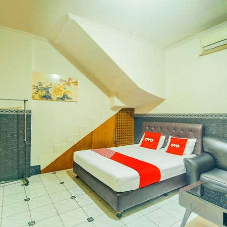 Oyo 93132 Modom Homestay Near Rs Islam Jakarta Pondok Kopi Zewnętrze zdjęcie