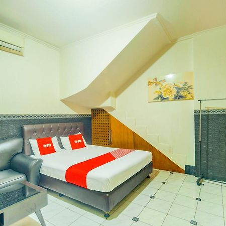 Oyo 93132 Modom Homestay Near Rs Islam Jakarta Pondok Kopi Zewnętrze zdjęcie