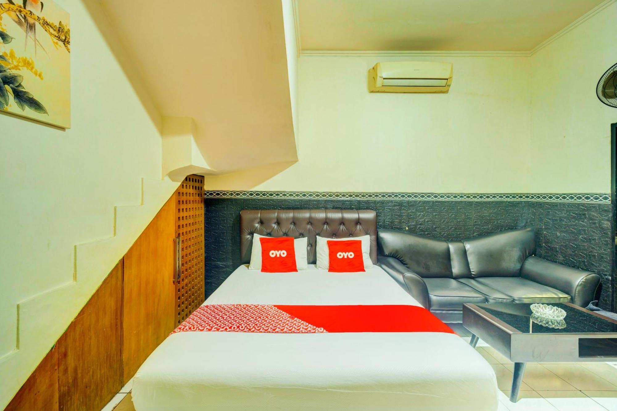 Oyo 93132 Modom Homestay Near Rs Islam Jakarta Pondok Kopi Zewnętrze zdjęcie