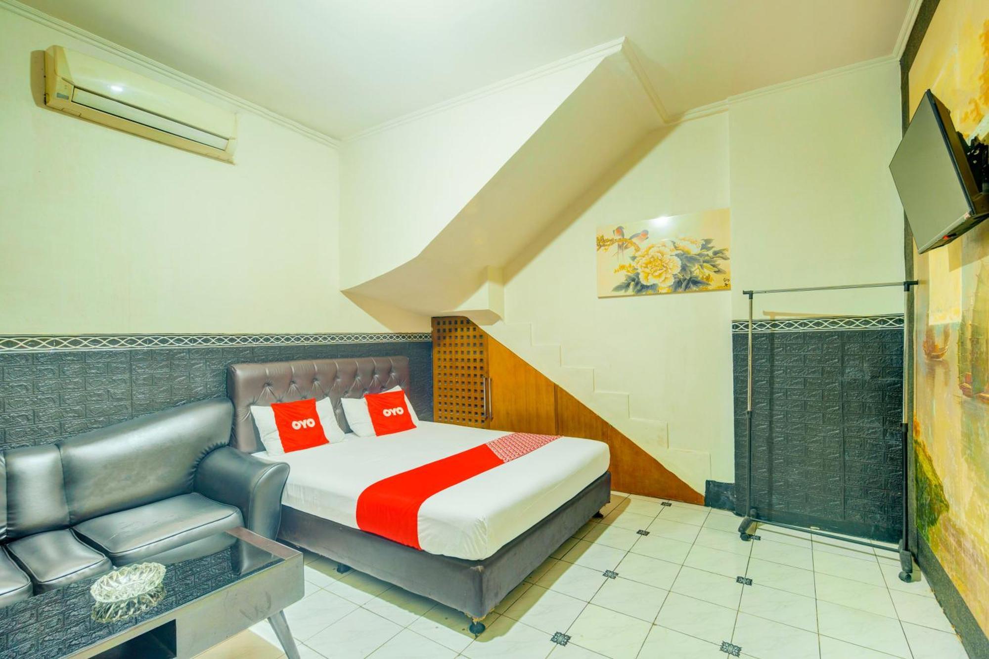 Oyo 93132 Modom Homestay Near Rs Islam Jakarta Pondok Kopi Zewnętrze zdjęcie