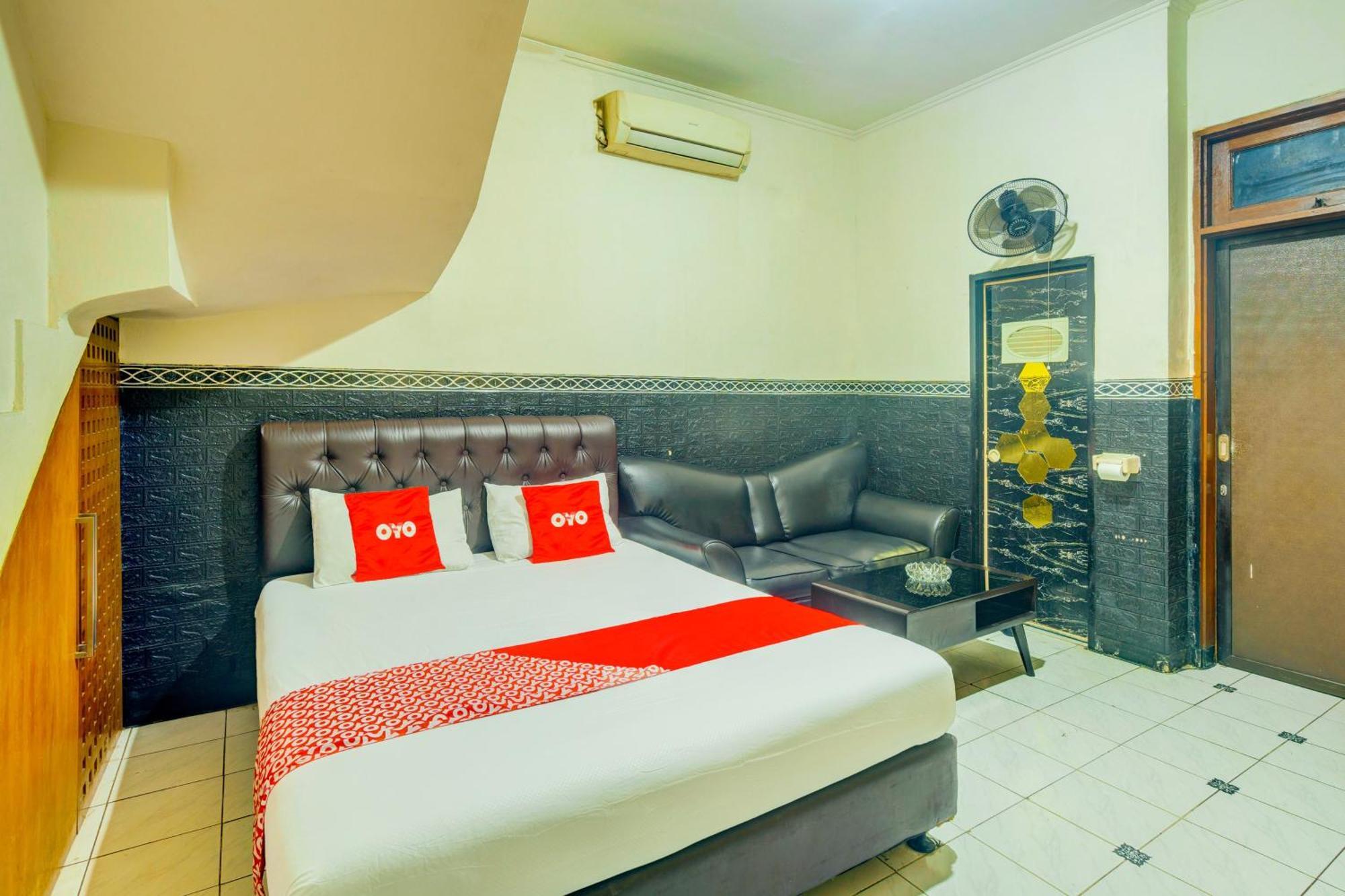 Oyo 93132 Modom Homestay Near Rs Islam Jakarta Pondok Kopi Zewnętrze zdjęcie