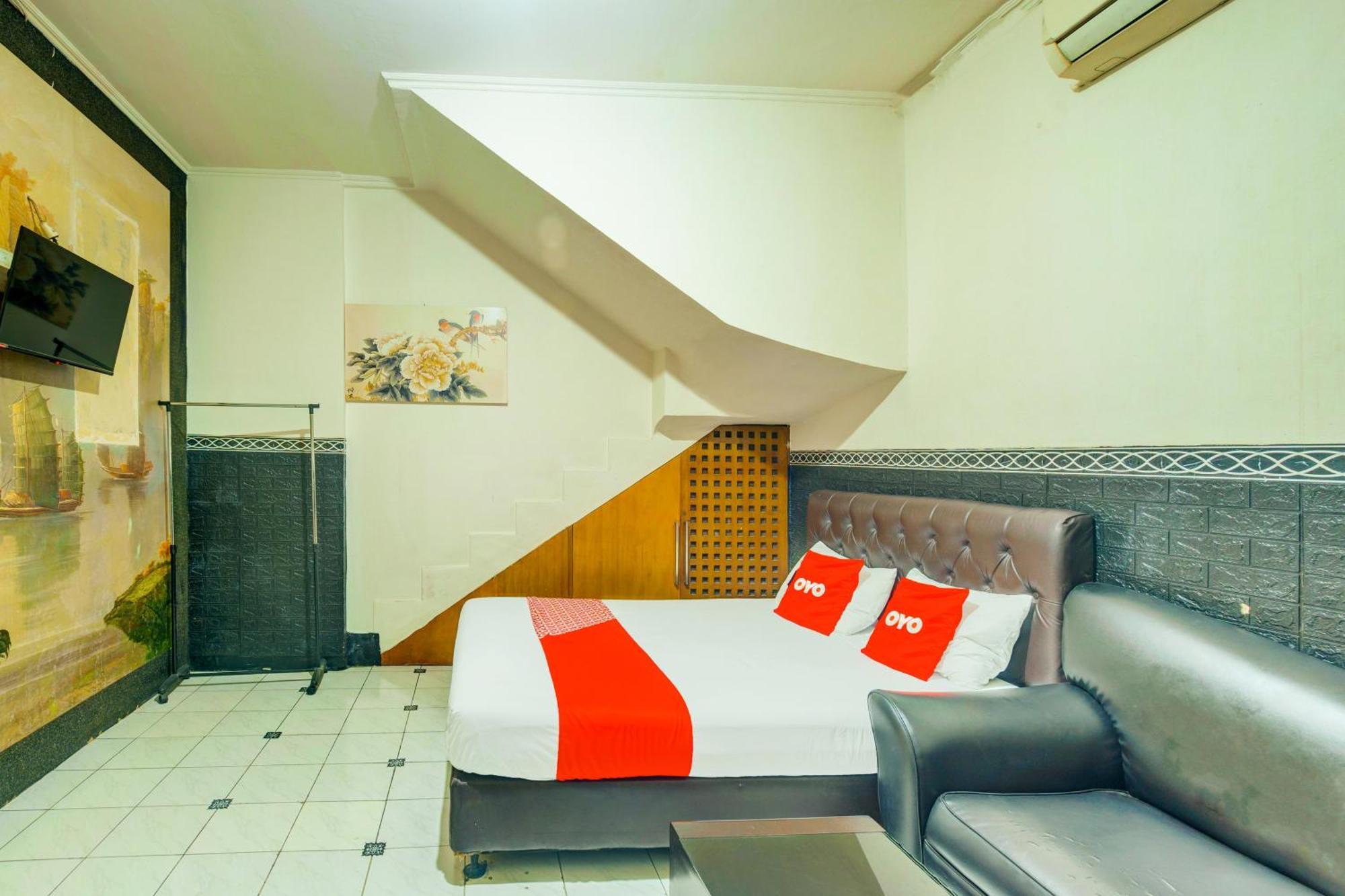 Oyo 93132 Modom Homestay Near Rs Islam Jakarta Pondok Kopi Zewnętrze zdjęcie