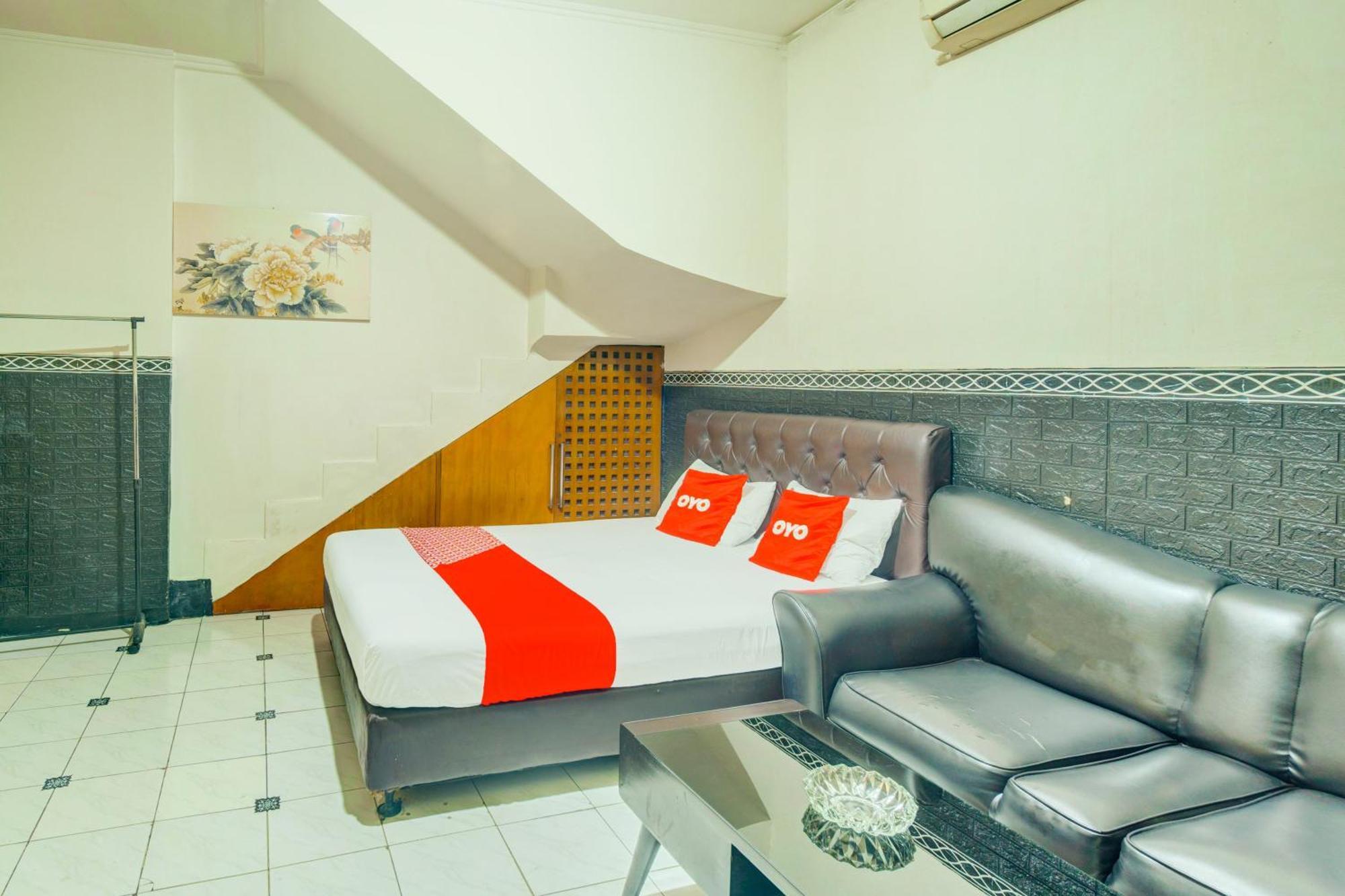 Oyo 93132 Modom Homestay Near Rs Islam Jakarta Pondok Kopi Zewnętrze zdjęcie