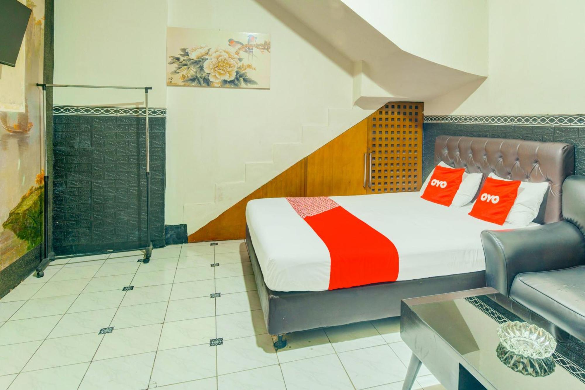 Oyo 93132 Modom Homestay Near Rs Islam Jakarta Pondok Kopi Zewnętrze zdjęcie