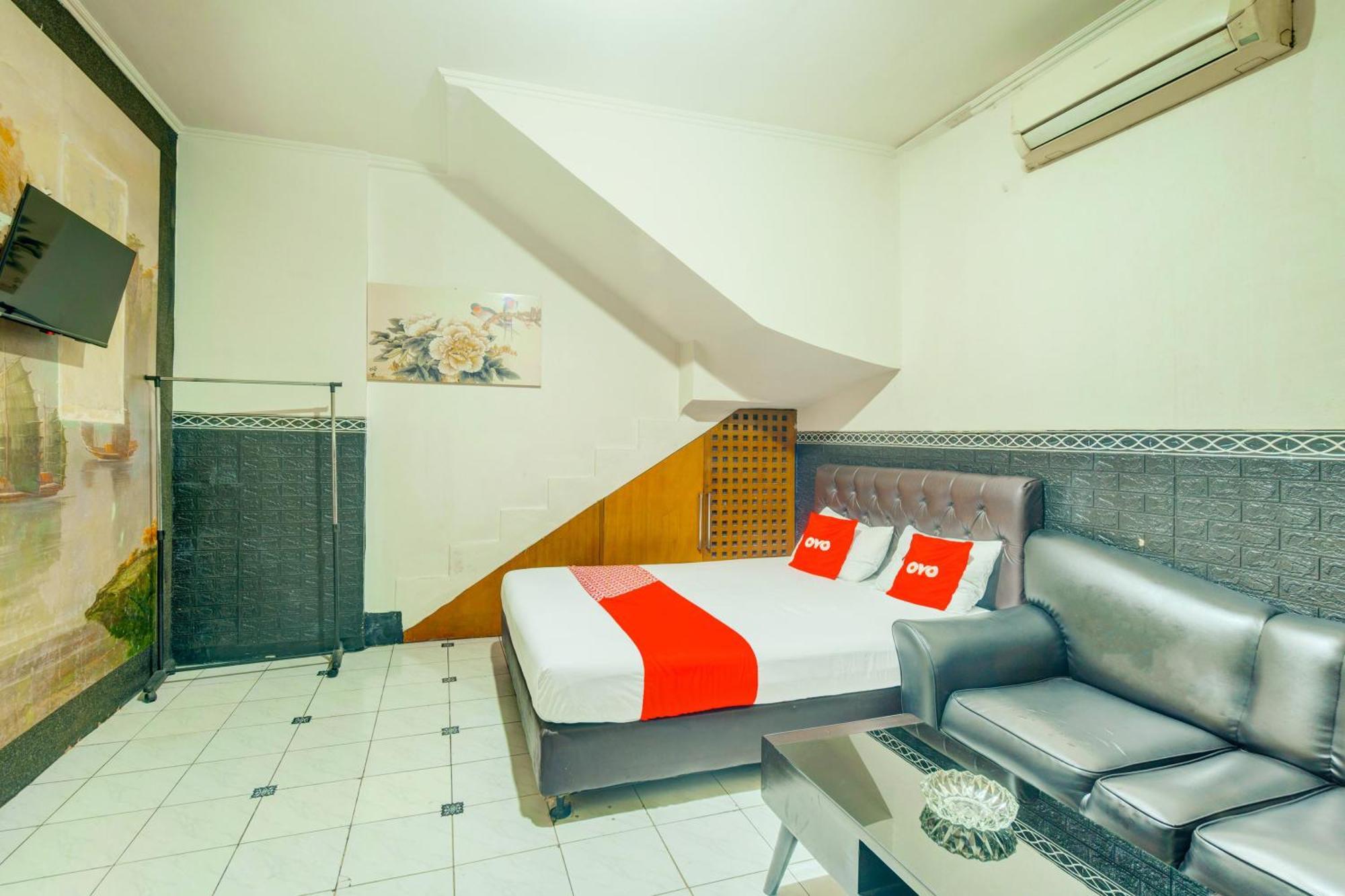 Oyo 93132 Modom Homestay Near Rs Islam Jakarta Pondok Kopi Zewnętrze zdjęcie